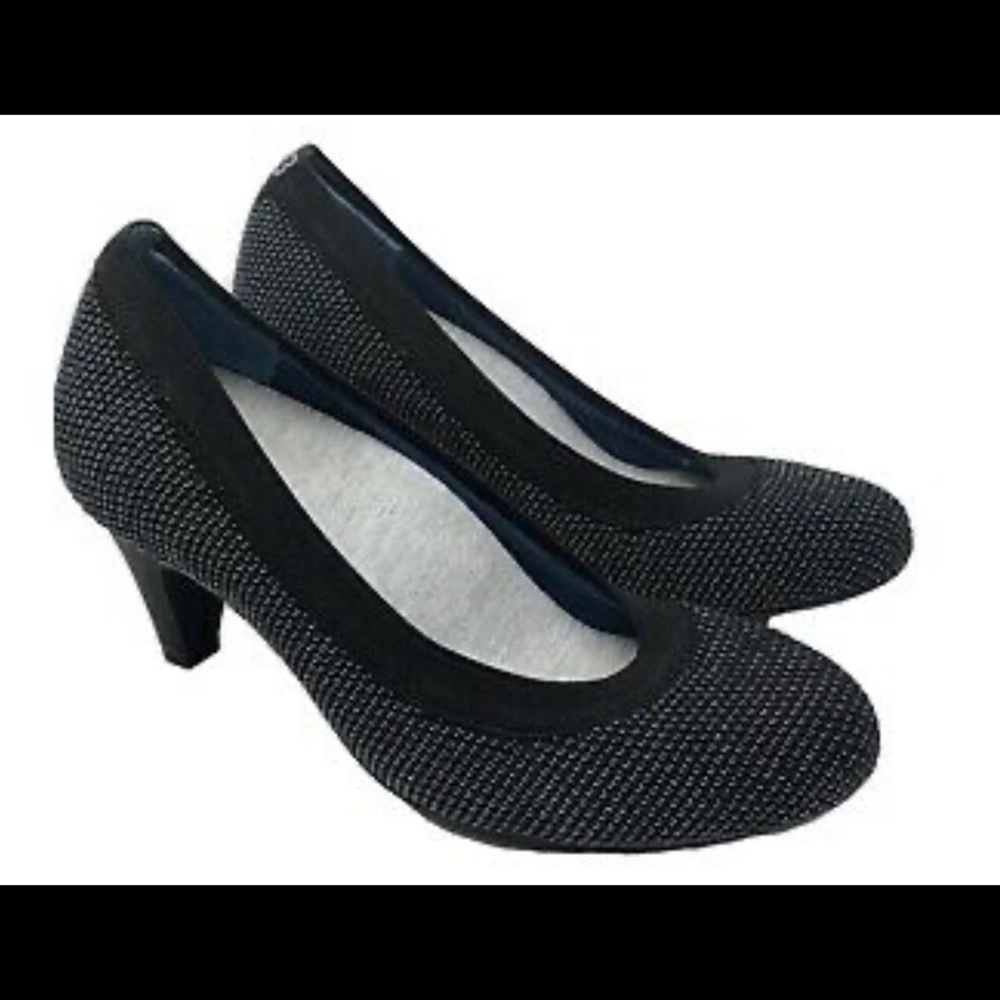 EUC betabrand "late to the gate" heels grey & black sz.10